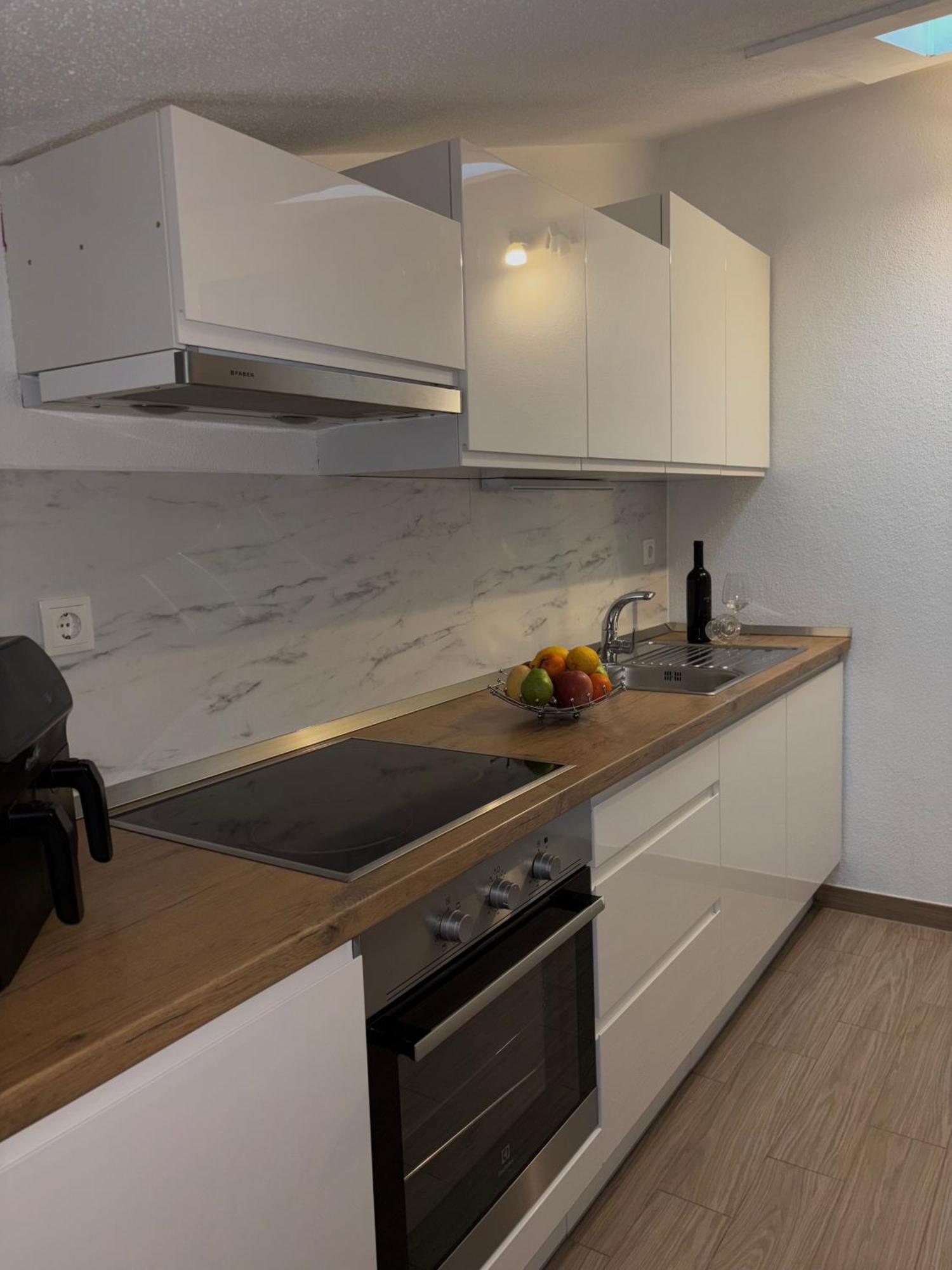 Apartman Sunny Vacay Kaštela Екстериор снимка
